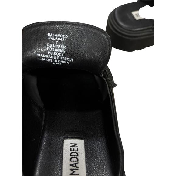 Steve Madden Slip In Platform Black Loafers with Gold Buckle - Size 7 - Picture 4 of 4